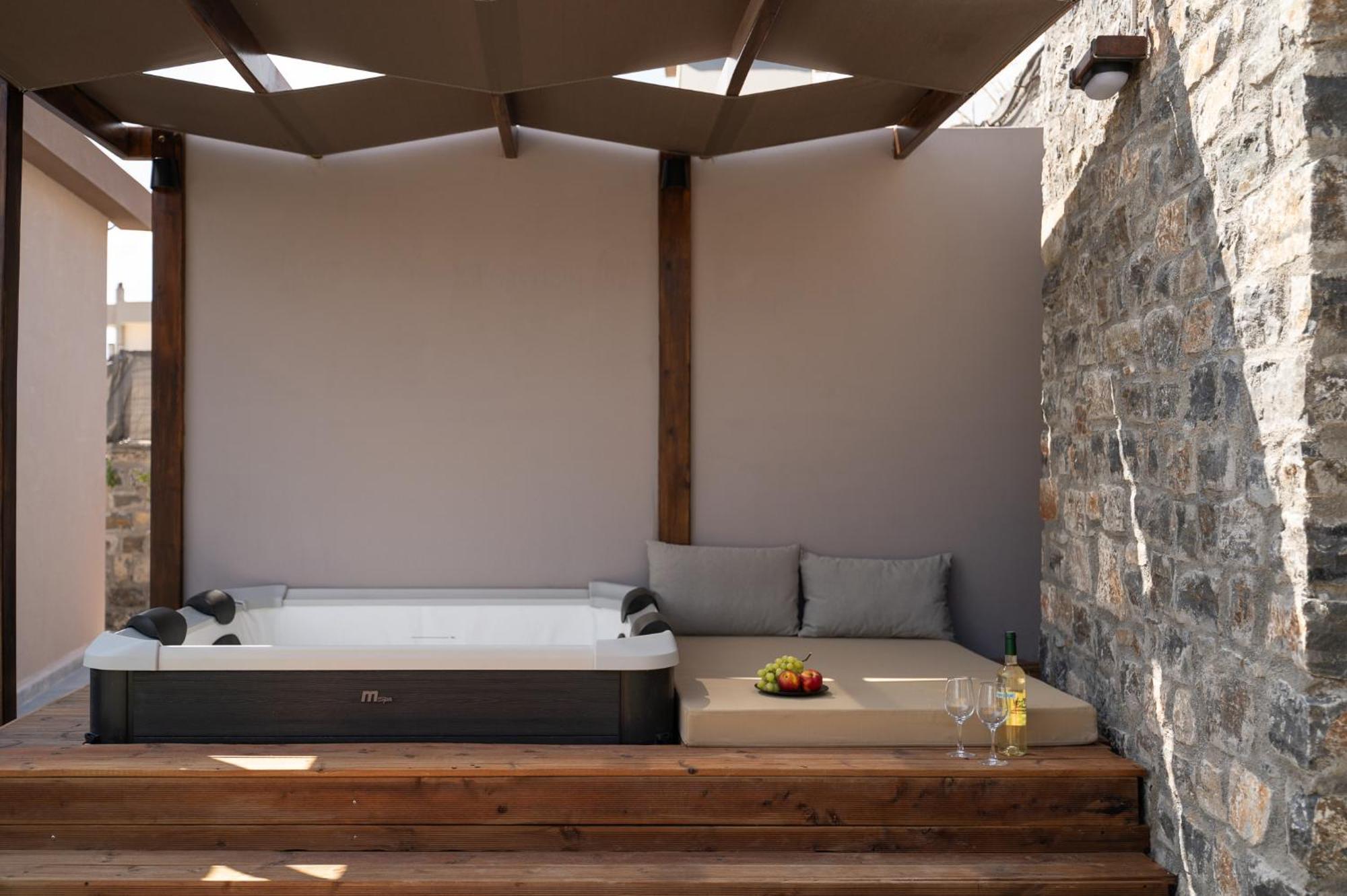 Majestic Manor With Outdoor Jacuzzi By 8Essentially Karteros Exterior photo