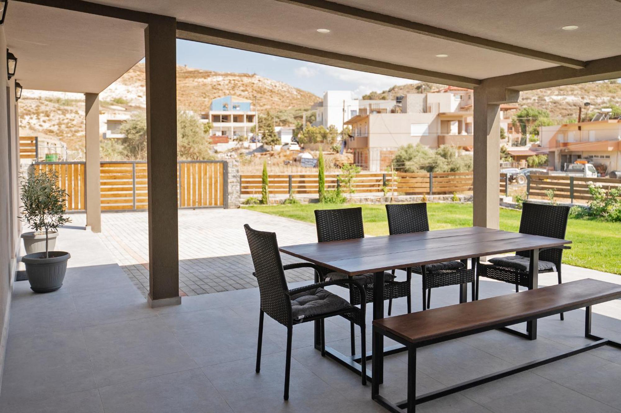 Majestic Manor With Outdoor Jacuzzi By 8Essentially Karteros Exterior photo