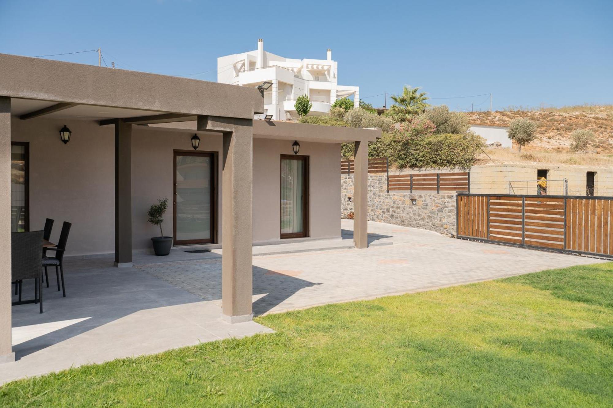 Majestic Manor With Outdoor Jacuzzi By 8Essentially Karteros Exterior photo