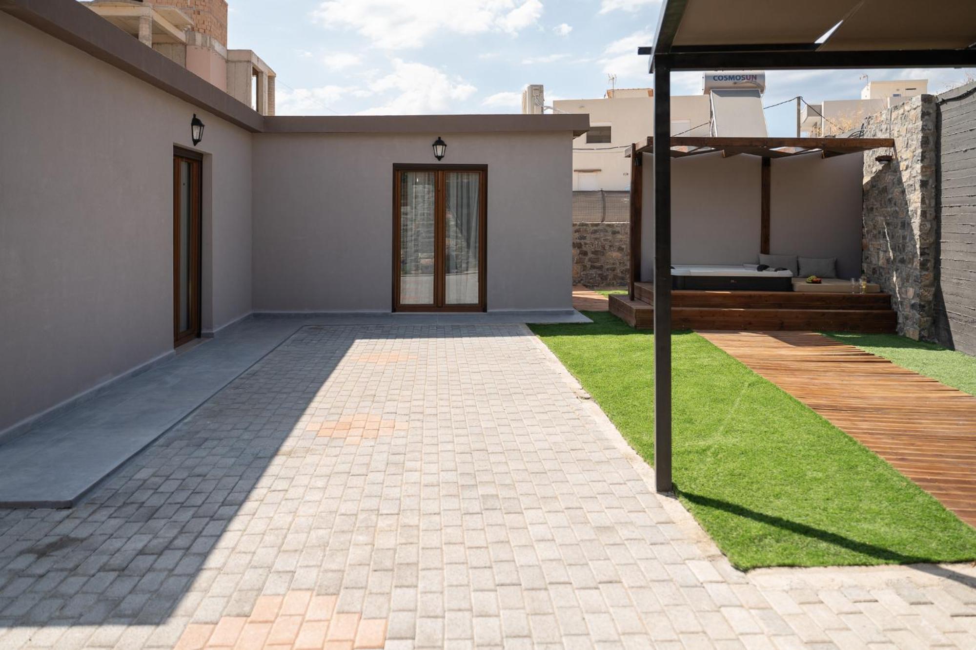 Majestic Manor With Outdoor Jacuzzi By 8Essentially Karteros Exterior photo