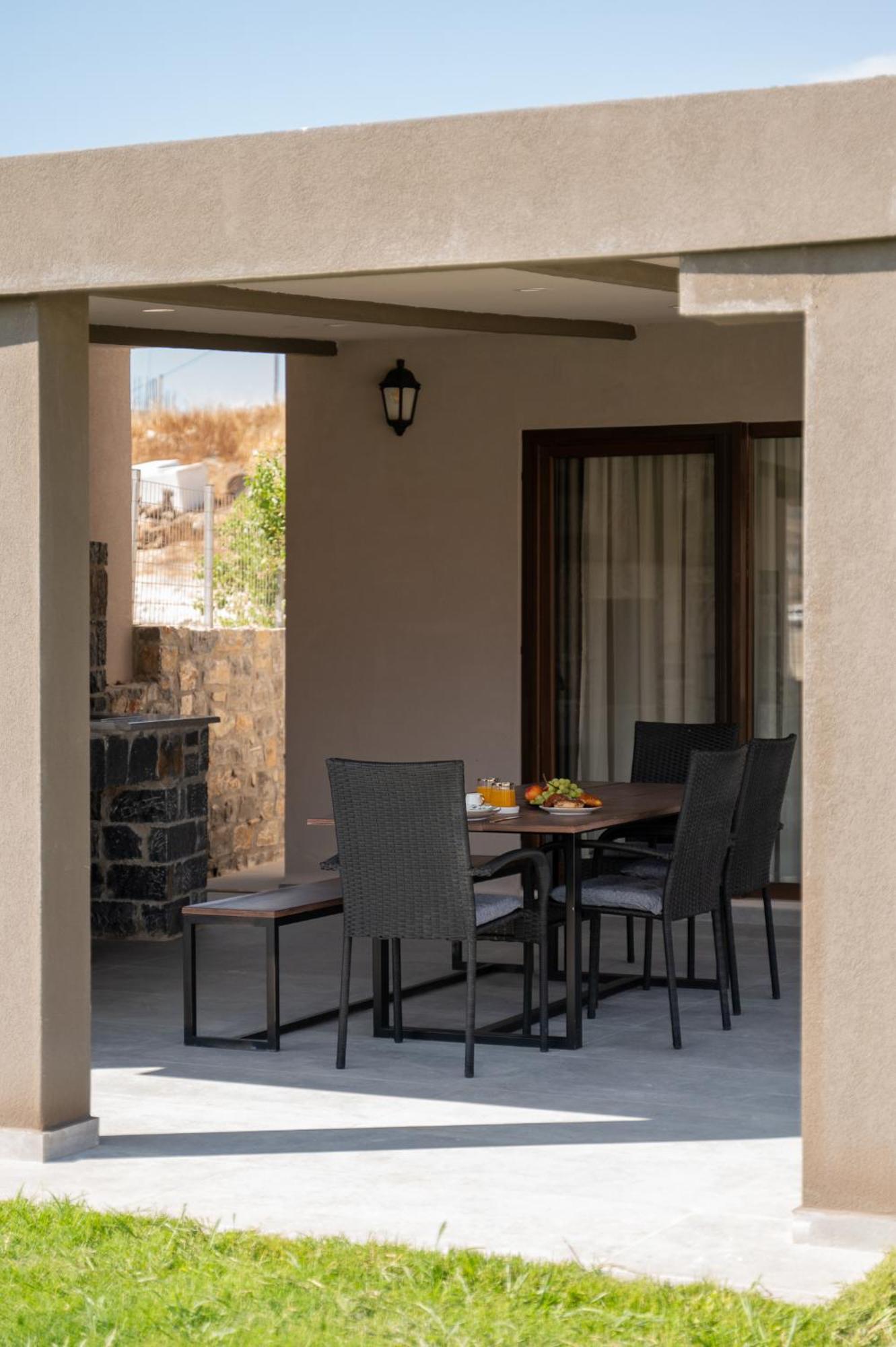 Majestic Manor With Outdoor Jacuzzi By 8Essentially Karteros Exterior photo